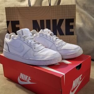 Women's Size US 8 Ebernon Low White Nike Tennis Shoes